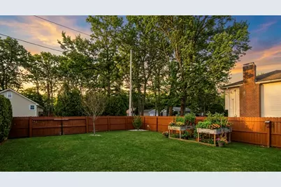 405 New Ludlow Rd, Chicopee, MA 01020 - Photo 5