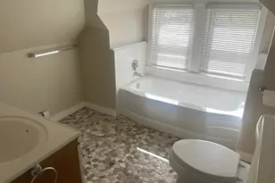 147 Lake Ave, Worcester, MA 01604 - Photo 11