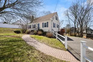 25 Hawkins St, Weymouth, MA 02189 - Photo 1
