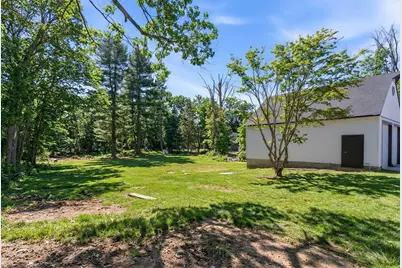 35 Hartford Ave, Bellingham, MA 02019 - Photo 27