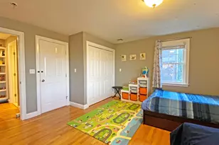 375 Lowell Ave, Newton, MA 02460 - Photo 9