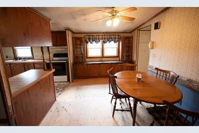 131 Champagne, Gardner, MA 01440 - Photo 11