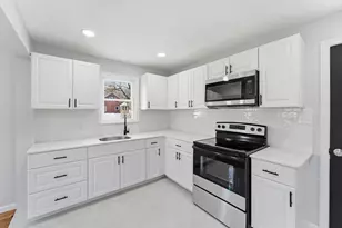 21 Wrona St, Springfield, MA 01151 - Photo 5