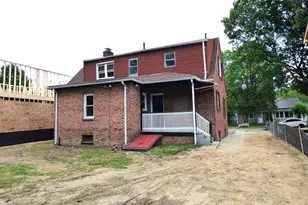 21 Wrona St, Springfield, MA 01151 - Photo 3