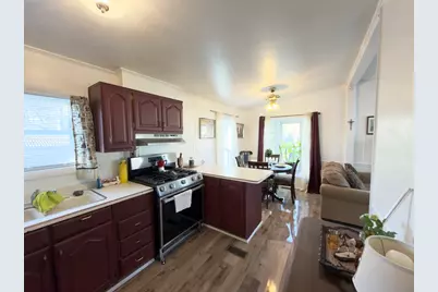 16 Mobile Home Way, Springfield, MA 01119 - Photo 3