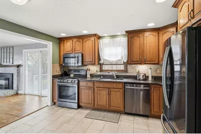 100 Beacon Hill Rd, West Springfield, MA 01089 - Photo 7
