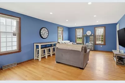 100 Beacon Hill Rd, West Springfield, MA 01089 - Photo 17