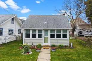 52 Point St, Fairhaven, MA 02719 - Photo 1