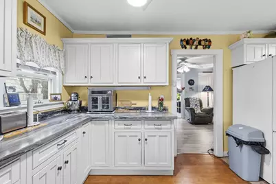 52 Point St, Fairhaven, MA 02719 - Photo 11