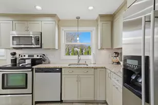 53 Enfield St, Lowell, MA 01852 - Photo 15