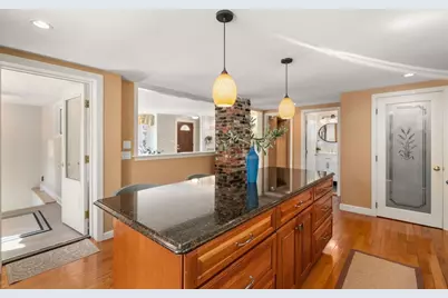 67 Lynnfield St, Lynn, MA 01904 - Photo 9