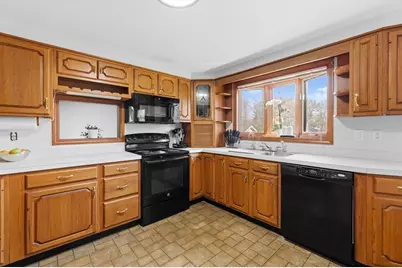 415 Chase Rd, Dartmouth, MA 02747 - Photo 17