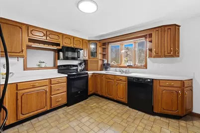 415 Chase Rd, Dartmouth, MA 02747 - Photo 19