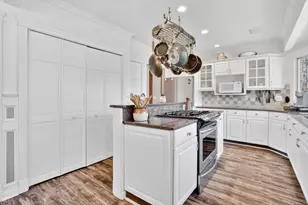 1542 S Branch Pkwy, Springfield, MA 01129 - Photo 9