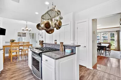 1542 S Branch Pkwy, Springfield, MA 01129 - Photo 11