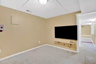 1542 S Branch Pkwy, Springfield, MA 01129 - Photo 27