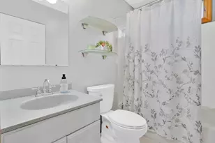1542 S Branch Pkwy, Springfield, MA 01129 - Photo 17