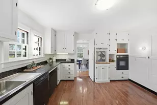 104 Spring St, Amherst, MA 01002 - Photo 9