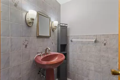 693 Elm St, Leominster, MA 01453 - Photo 25