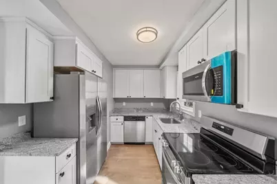 31 Dexter St, Methuen, MA 01844 - Photo 9