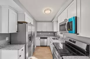 31 Dexter St, Methuen, MA 01844 - Photo 9