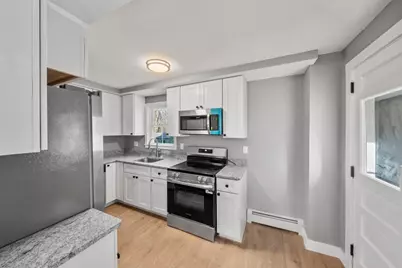 31 Dexter St, Methuen, MA 01844 - Photo 7