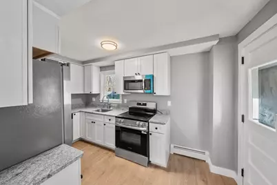 31 Dexter St, Methuen, MA 01844 - Photo 7