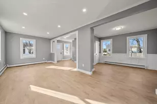 31 Dexter St, Methuen, MA 01844 - Photo 7