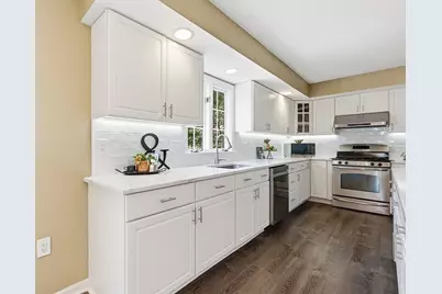 7 Farmington Dr, Shrewsbury, MA 01545 - Photo 11