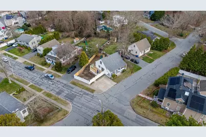 786 Wildwood Rd, New Bedford, MA 02745 - Photo 37