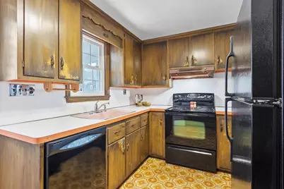 126 Pleasant Street, Melrose, MA 02176 - Photo 5