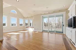 365 Middle St, Amherst, MA 01002 - Photo 5