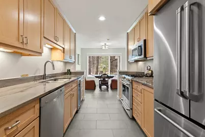 17 Apple Valley Dr #17, Sharon, MA 02067 - Photo 9