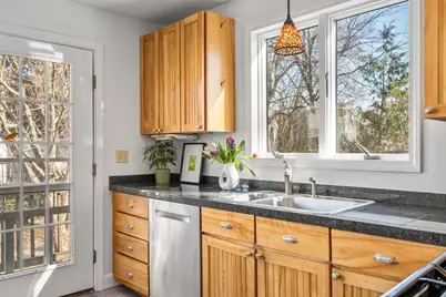 11 Lowell Street, Beverly, MA 01915 - Photo 9