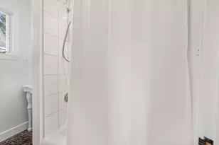 11 Lowell St, Beverly, MA 01915 - Photo 17