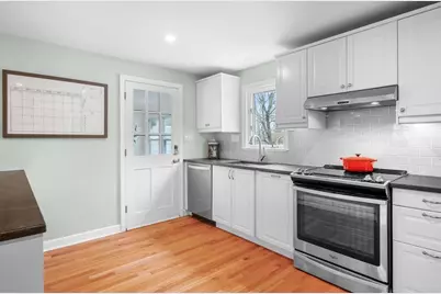 4 Bedford Ter, Woburn, MA 01801 - Photo 5