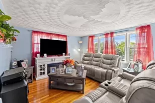 21 Spring St, Webster, MA 01570 - Photo 5