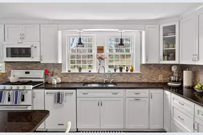 32 Crescent St, Plympton, MA 02367 - Photo 11