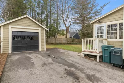 16 Dawes St, Newburyport, MA 01950 - Photo 9