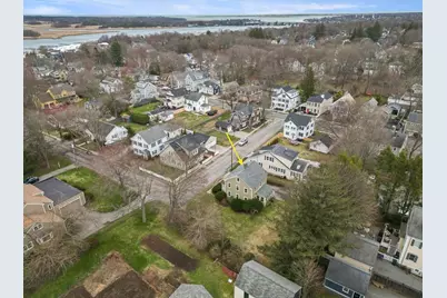 16 Dawes St, Newburyport, MA 01950 - Photo 5