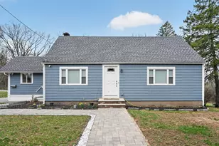 29 Elliott St, Danvers, MA 01923 - Photo 1