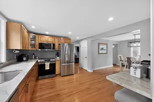 29 Elliott St, Danvers, MA 01923 - Photo 11