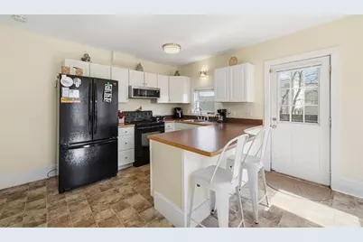 28 Davis Ave #28, Norwood, MA 02062 - Photo 7