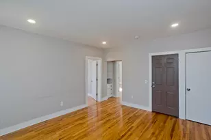 13 Hampden St, Westfield, MA 01085 - Photo 5