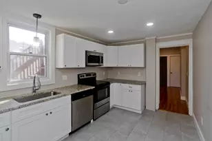 13 Hampden St, Westfield, MA 01085 - Photo 3