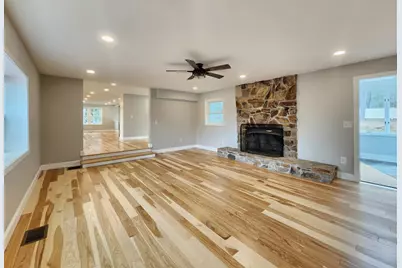 226 W Main St, Westborough, MA 01581 - Photo 15