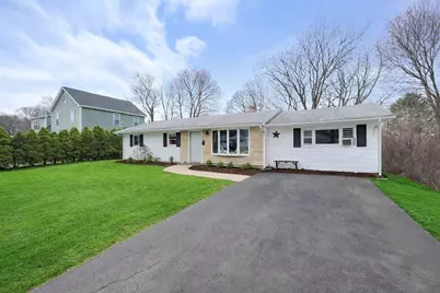 39 Marion St, Holbrook, MA 02343 - Photo 3