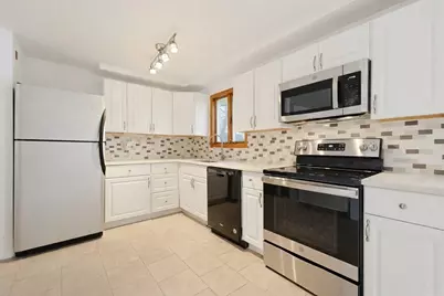 39 Marion St, Holbrook, MA 02343 - Photo 5