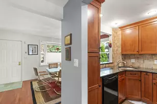 1 Boatswains Wy, Chelsea, MA 02150 - Photo 5