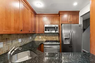 1 Boatswains Wy, Chelsea, MA 02150 - Photo 9